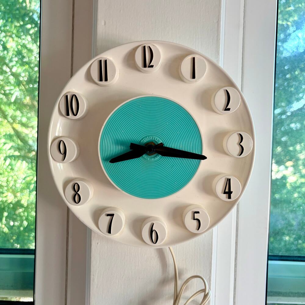 Vintage 1950s Spartus Electric Wall Clock Turquoise Atomic MCM Herold USA